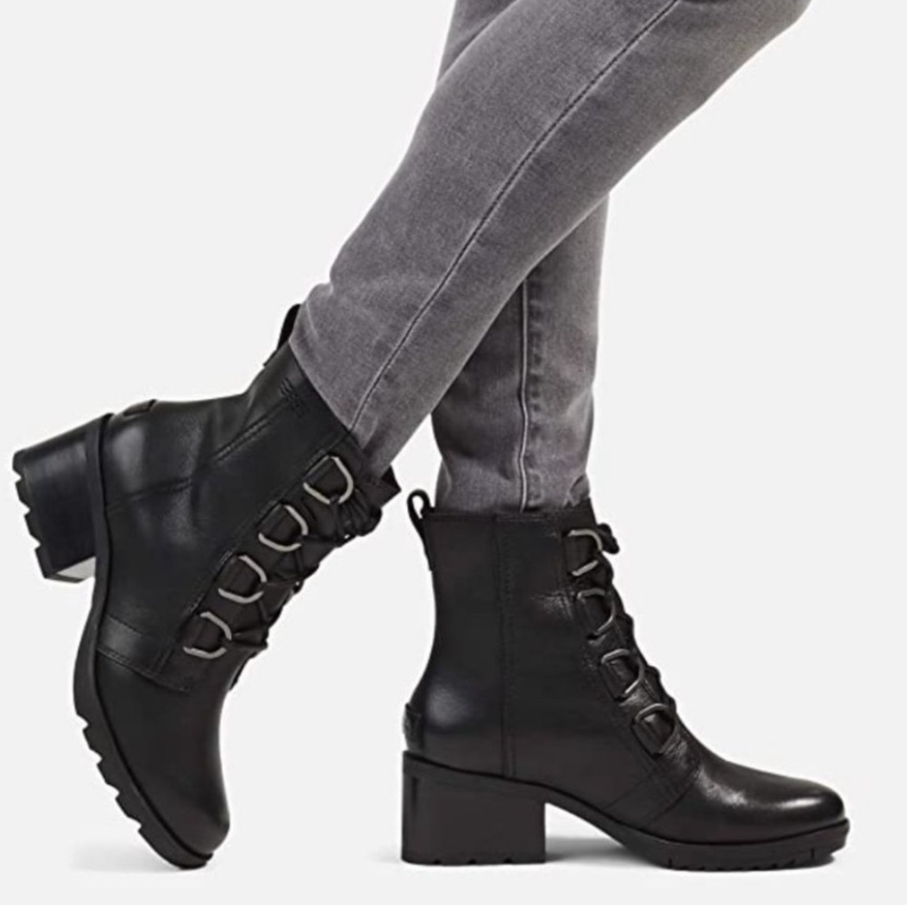 SOREL Cate Lace-Up Waterproof Mid Heel Ankle Boot Size 8. Worn 2x. Run narrow.